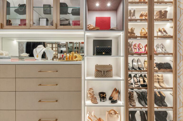 15 Small Closet Organization Ideas for Renters (No Drilling Required)